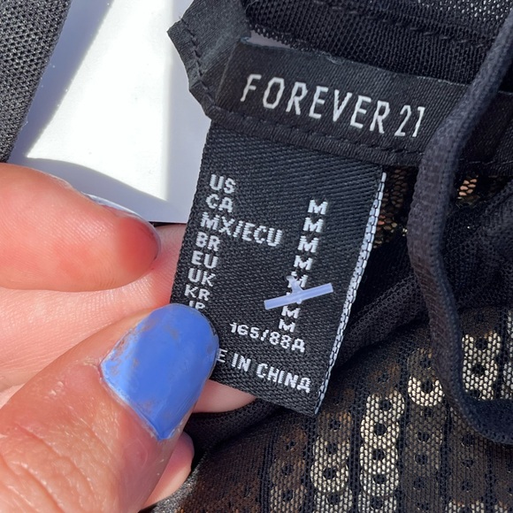 Forever 21 Gold Sequin Top With Black Mesh Size Medium - Picture 3 of 3